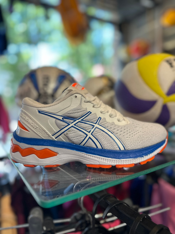 کفش زنانه asics kayano سفید آبی کد ۱۰۴۶